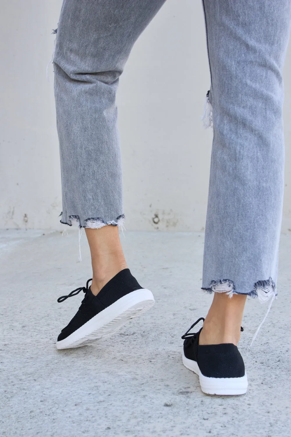 Forever Link Flat Round Toe Lace-Up Sneakers