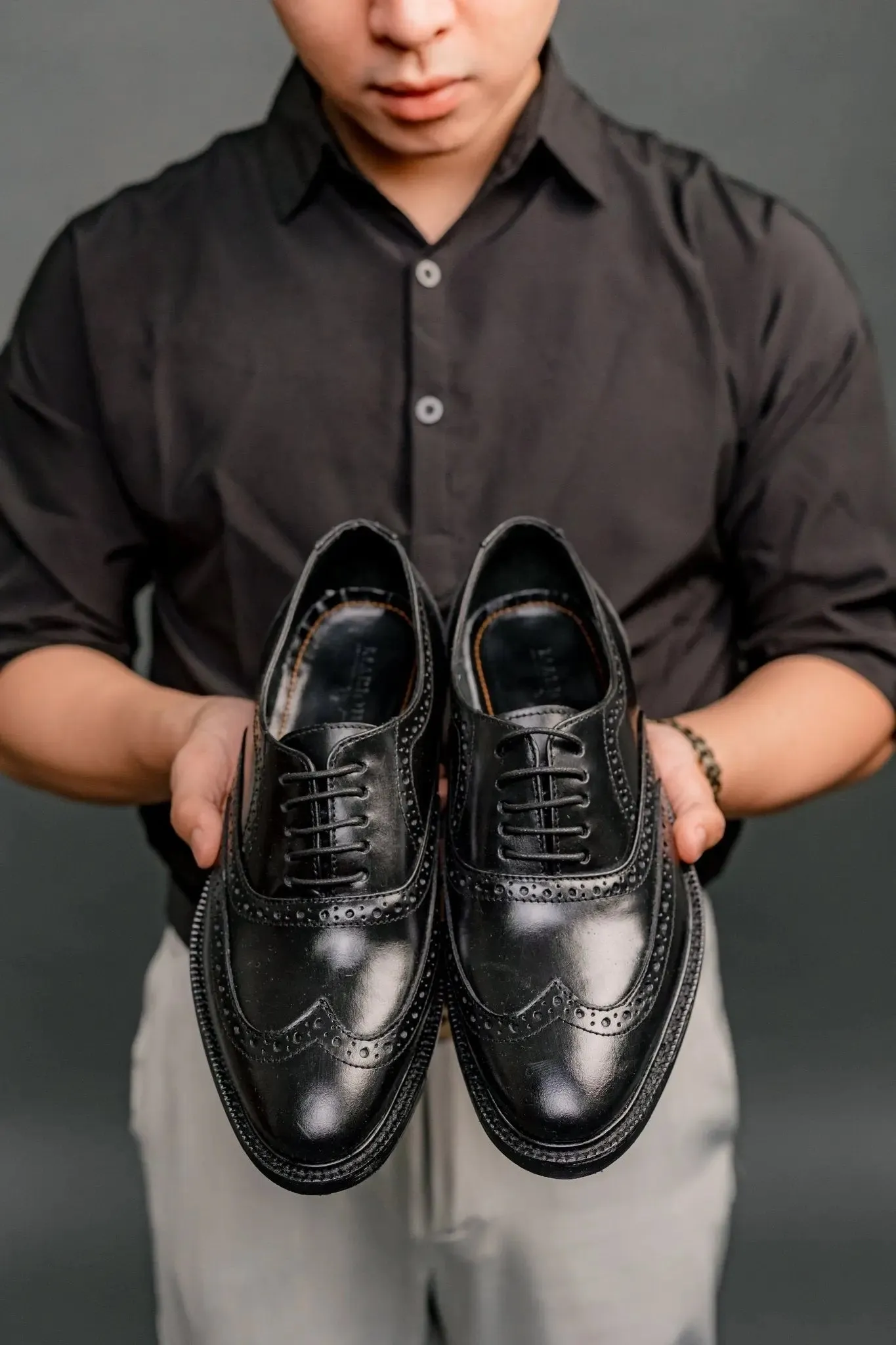 GUEVARRA Wingtip Oxford - Black